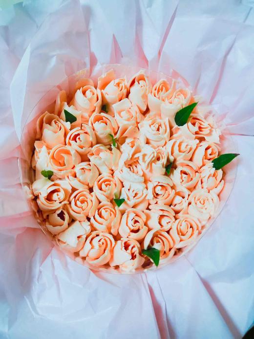 【特别的爱】花束款蛋糕，六种口味拼接味道。我心里最幸福的味道+最好看的样子 才配得上你。【六寸】 欢迎提前预定，当日订单或加急请拍下备注，我们会与您联系 商品图4