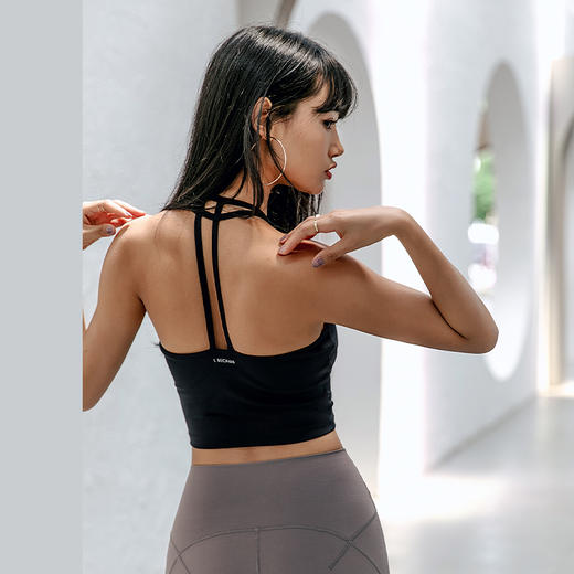 【裸感面料】挂脖T型美背 带胸垫运动背心女 健身 瑜伽 可外穿吊带 商品图0