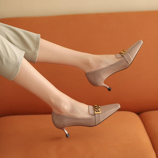 westory女鞋2021夏季新款方头金属链条饰扣中低跟职场通勤百搭单鞋女S21AE53431 商品图1