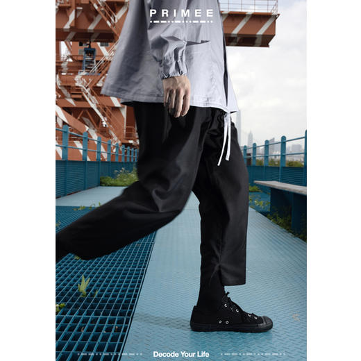 PRIMEE LOOSE FIT TAPERED PANTS 腰部松紧带锥形长裤 商品图1