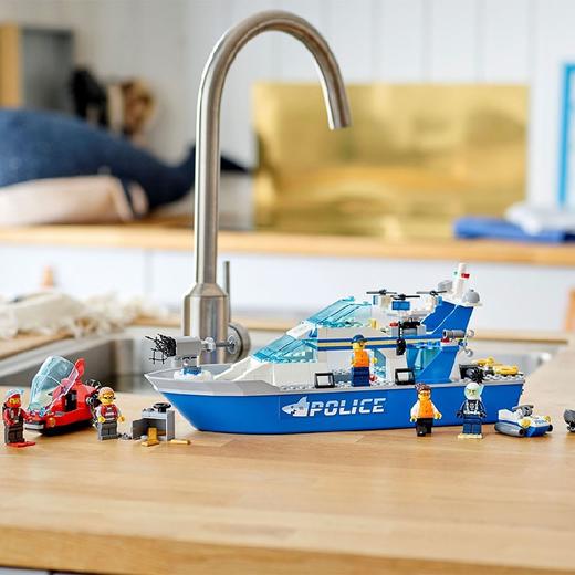 乐高60277警用巡逻艇 商品图3