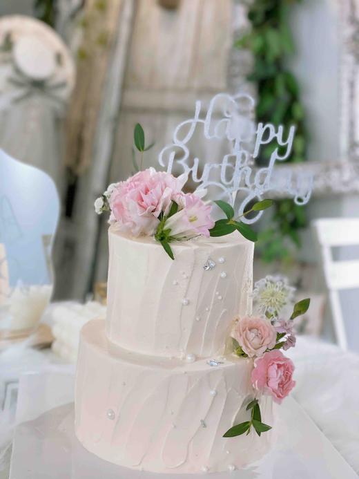 宫崎骏的夏天，迷你小双层的鲜花蛋糕，因鲜花购买季节不同，花材或有部分调整，可私信客服后下单，或留言告诉我们蛋糕主人年龄喜好，私人订制 商品图6