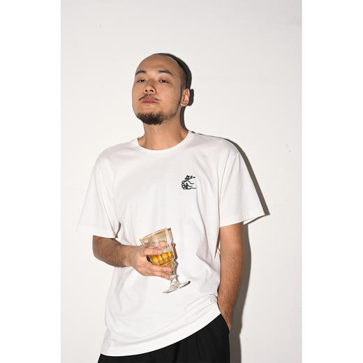 吃茶去chichaqu宽松Tee刺绣握花 商品图1