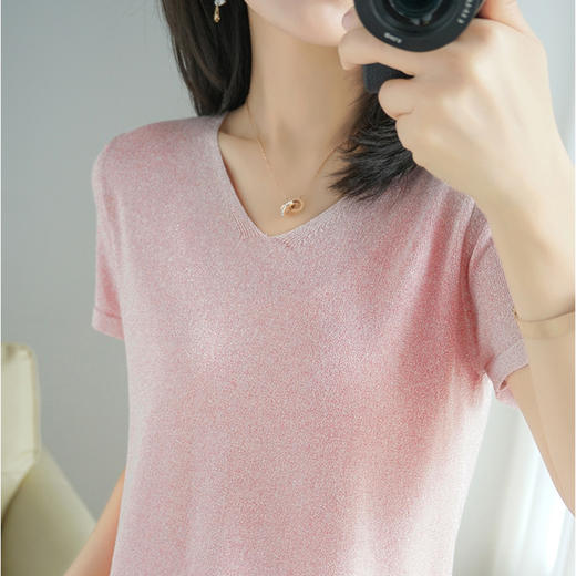 微凉+够靓【冰丝V领亮丝T恤】透气柔软冰丝 清爽舒适 宽松不紧绷 2件立减20 商品图6