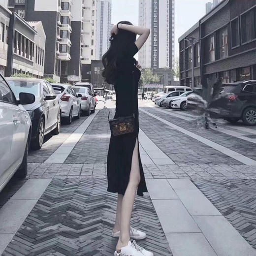 【2021夏季清爽、性感显气质！】新款短袖黑色开叉长裙显瘦小心机纯棉连衣裙女 商品图2