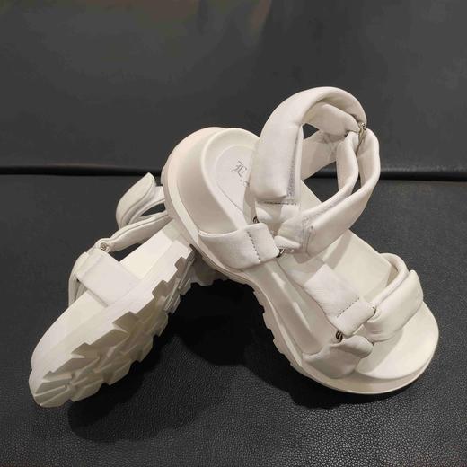 lFGJ 6132 时尚厚底休闲沙滩凉鞋 商品图2