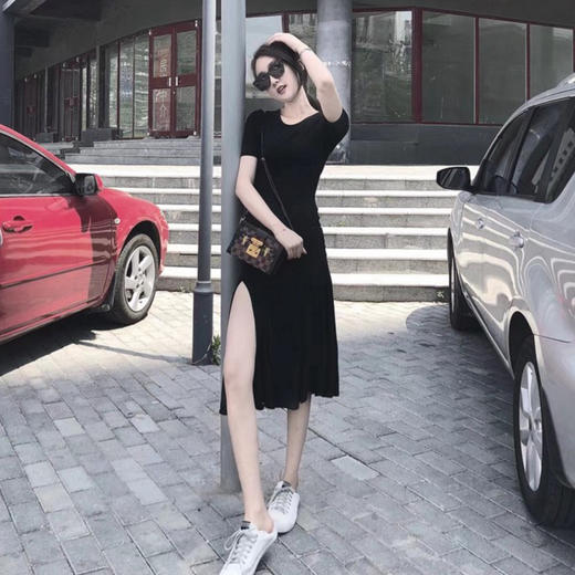 【2021夏季清爽、性感显气质！】新款短袖黑色开叉长裙显瘦小心机纯棉连衣裙女 商品图0