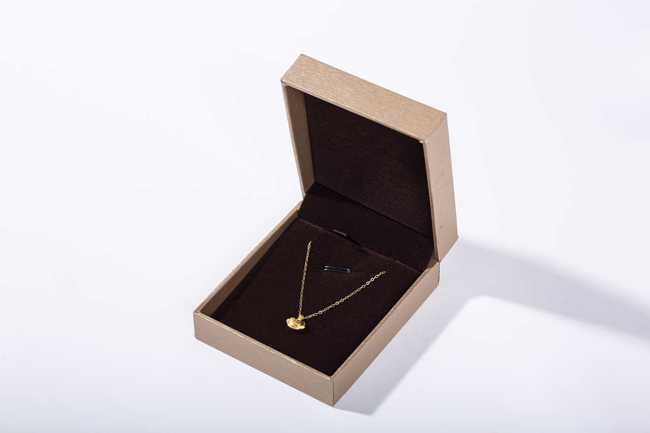 周六福999足金吊坠 3d硬金 细腻打磨 质感光泽 造型时尚 7种款式项链