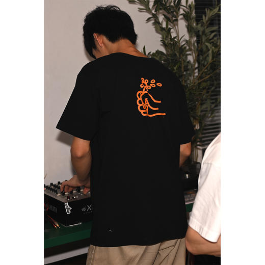 吃茶去chichaqu宽松Tee丝印握花 商品图1