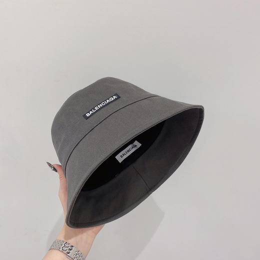 BALENCIAGA巴黎世家新款纯棉小檐渔夫帽-炭灰 商品图5