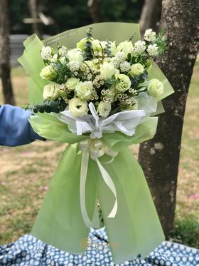 【幸福时光】玫瑰桔梗混搭花束