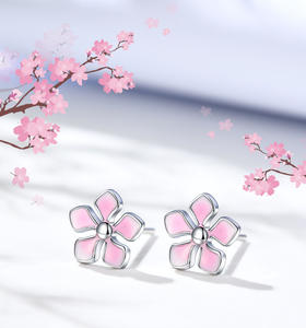 落樱轻语——你是落入花海的精灵少女 ！