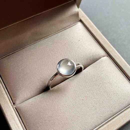 高冰到玻璃种翡翠蛋面戒指18k白金镶嵌 商品图0