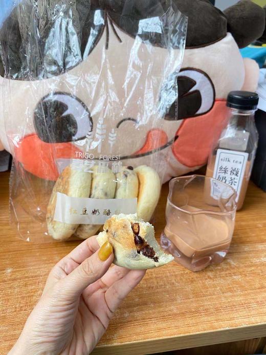 周五取货：【红豆奶酪包】一吃就上瘾的奶香乳酪包,软软的面包+甜甜的红豆 商品图8