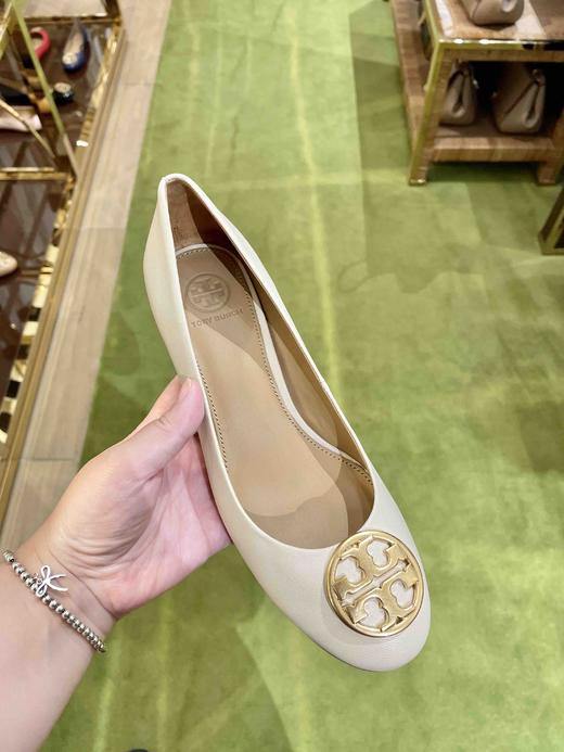 奶白色好美！🤍Tory Burch TB圆金标小粗跟高跟鞋 色全！ 商品图1