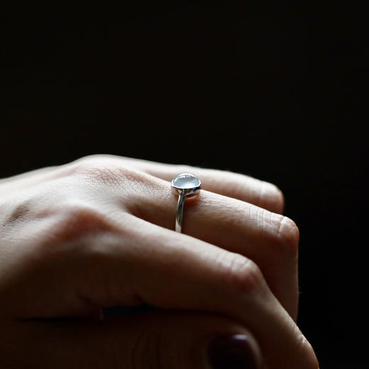 高冰到玻璃种翡翠蛋面戒指18k白金镶嵌 商品图13