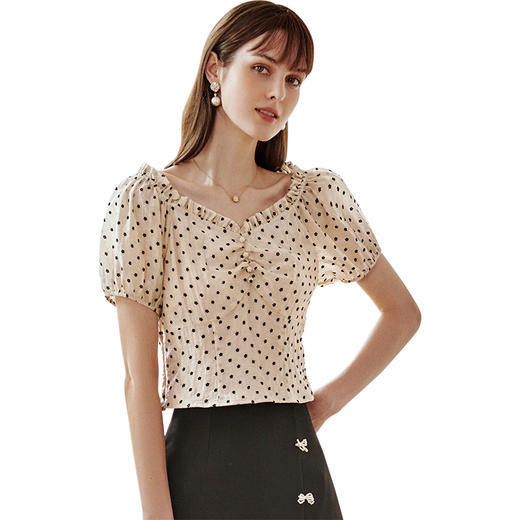 欧芮儿杏色雪纺衫女夏短袖2021新款气质泡泡袖重工小花垂坠感上衣 商品图3