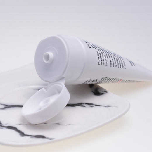 Kiehl's科颜氏高保湿洁面啫喱洗面奶男女深层清洁温和150ml 新版小奶泡随机发 商品图4