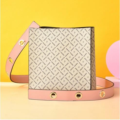 【端午】皮尔卡丹包包女休闲百搭印花单肩包水桶包P9C250321-22D灰色（赠美妆好礼） 商品图1