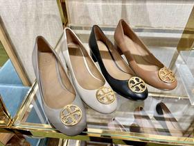 奶白色好美！🤍Tory Burch TB圆金标小粗跟高跟鞋 色全！