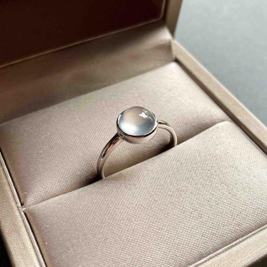高冰到玻璃种翡翠蛋面戒指18k白金镶嵌 商品图3