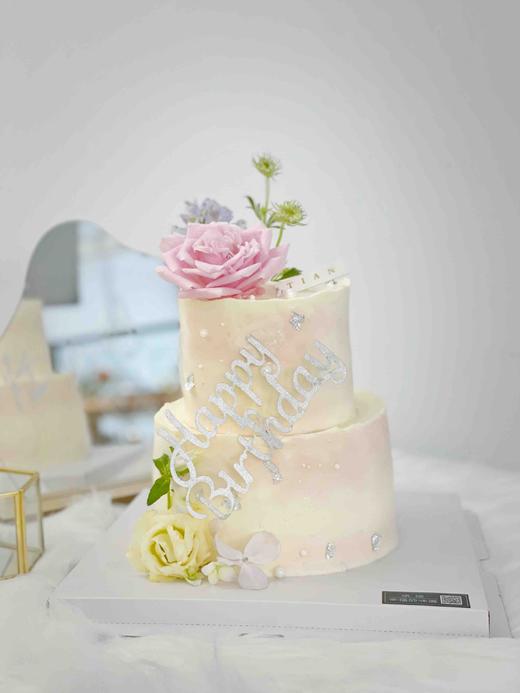 宫崎骏的夏天，因鲜花购买季节不同，花材或有部分调整，可私信客服后下单，或留言告诉我们蛋糕主人年龄喜好，私人订制 商品图2