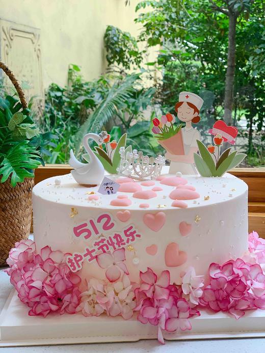 鲜花天鹅医生护士奶油蛋糕 下单前请仔细阅读商品详情 商品图0