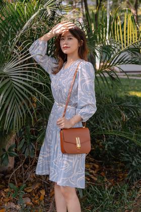 今日OOTD | 设计感爆棚的连衣裙