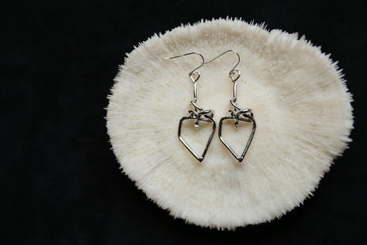 CHEZ BOQUE 冬日童话系列原创手工925银耳环《心动》 商品图0