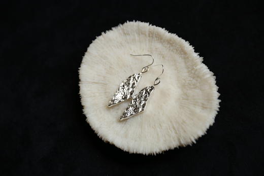 CHEZ BOQUE 冬日童话系列原创手工925银耳环《镜中月》 商品图0