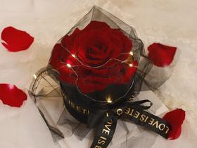 520玫瑰花筒蛋糕|4寸玫瑰戚风蛋糕 ，4层胚+3层水果夹心（默认火芒，如需其他请备注）