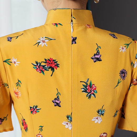 上海旗袍厂TZRY-21017新款复古优雅品质款宴会礼服日常真丝双邹印花改良黄色旗袍 商品图4