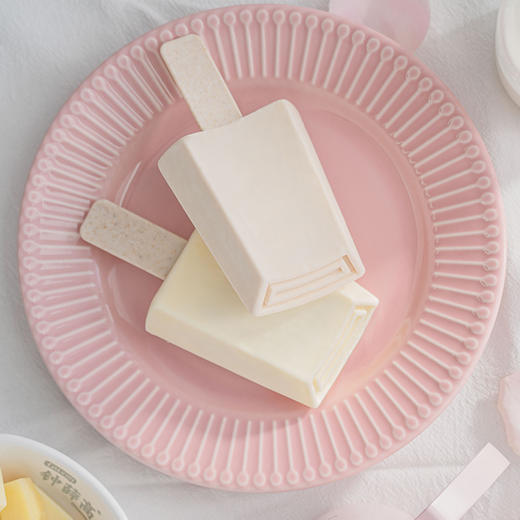 钟薛高草莓白巧克力雪糕75g 商品图7