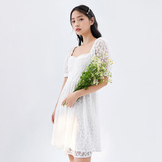 西遇泡泡袖连衣裙2021新款小众简约法式气质温柔风小裙子10910630 商品图0