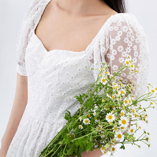 西遇泡泡袖连衣裙2021新款小众简约法式气质温柔风小裙子10910630 商品图3