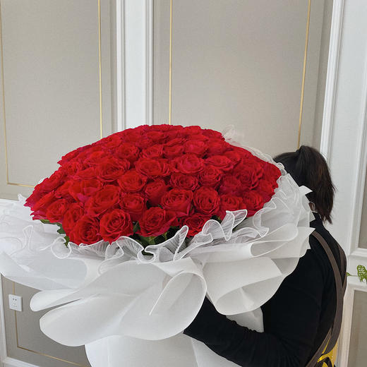   小白裙  珍爱红玫瑰 · 花束 商品图0