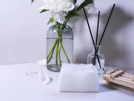 暴风雪“白与透的浪漫邂逅”  均衡肤色      淡雅香气   补水嫩滑 商品图2