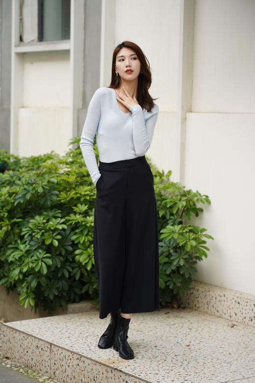 【M4L4】臣禾V领精纺针织衫S214090230 商品图3