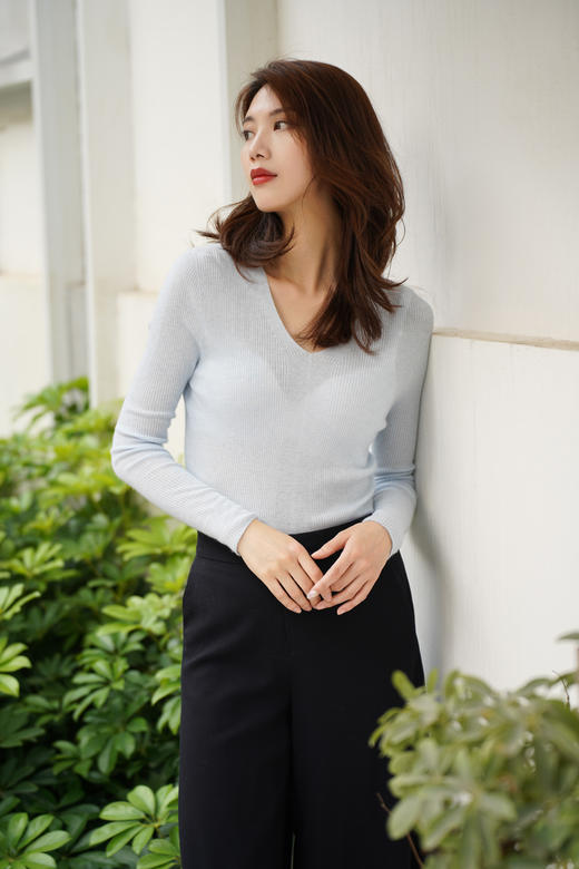 【M4L4】臣禾V领精纺针织衫S214090230 商品图1