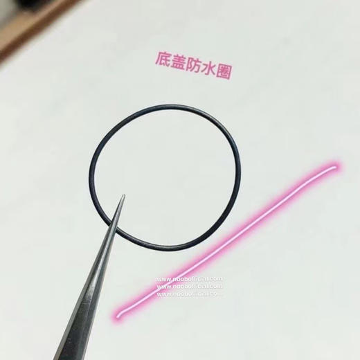 J12珊珊来迟 终于不负众望。重点是它的原装机芯要从国外弄回国真的来之不易！！
拿到原厂渠道J12 不只是表壳  连机芯也是原装的 商品图13