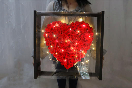 水晶恋人----精品永生花66支红玫瑰心形全透明礼盒 商品图4
