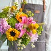 【沦陷】种生粉芍药2 小花向日葵2 粉色系百合2朵 绿毛球3 粉色孔雀草1 黄色麦秆菊1 洋甘菊2 随机送配草（王嘻嘻设计） 商品缩略图1
