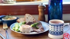 多莓纤维素/全麦面包/黑椒牛排/芦笋/鹰嘴豆/黄油烤大蒜【我用早餐叫醒你-26】