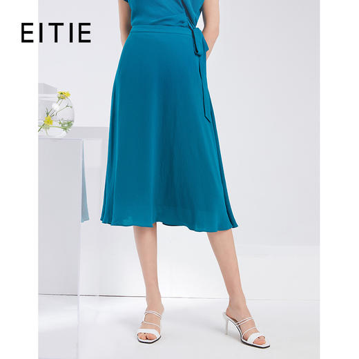 EITIE爱特爱夏季新款时尚气质通勤显瘦百搭垂坠A字中腰半身裙6206908 商品图0