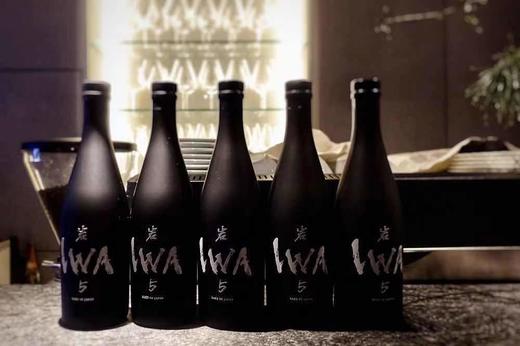 香槟王首席酿酒师联合Marc Newson打造极奢清酒 IWA5 商品图3