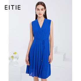 EITIE爱特爱夏季新款时尚气质显瘦V领压褶无袖收腰A字连衣裙6207970