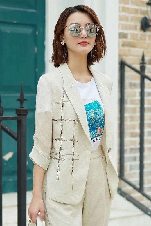 娜尔思2021新夏本白色西装外套 商品图3