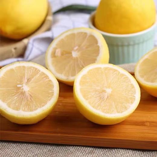 【尤力克黄柠檬 3斤】|  果实饱满，酸爽多汁，黄色的果皮包裹着嫩嫩的果肉，打开瞬间就能闻到柠檬的清香，满是酸爽好滋味 商品图3