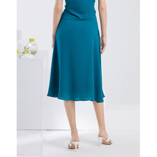 EITIE爱特爱夏季新款时尚气质通勤显瘦百搭垂坠A字中腰半身裙6206908 商品图3