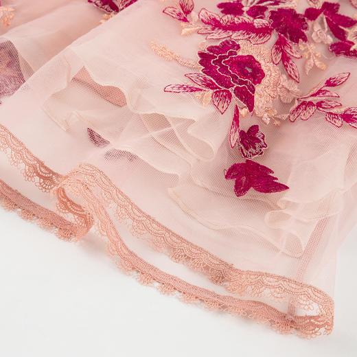 LB865斯尔丽2021年春季上新粉底紫花刺绣珠花连衣裙 商品图4